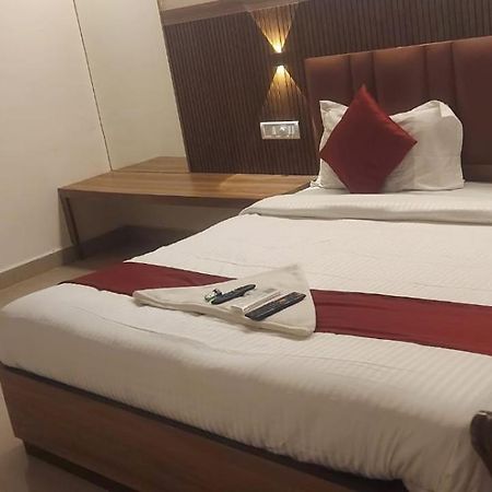 Capital O 69831 Hotel Mount Heera Chennai Luaran gambar