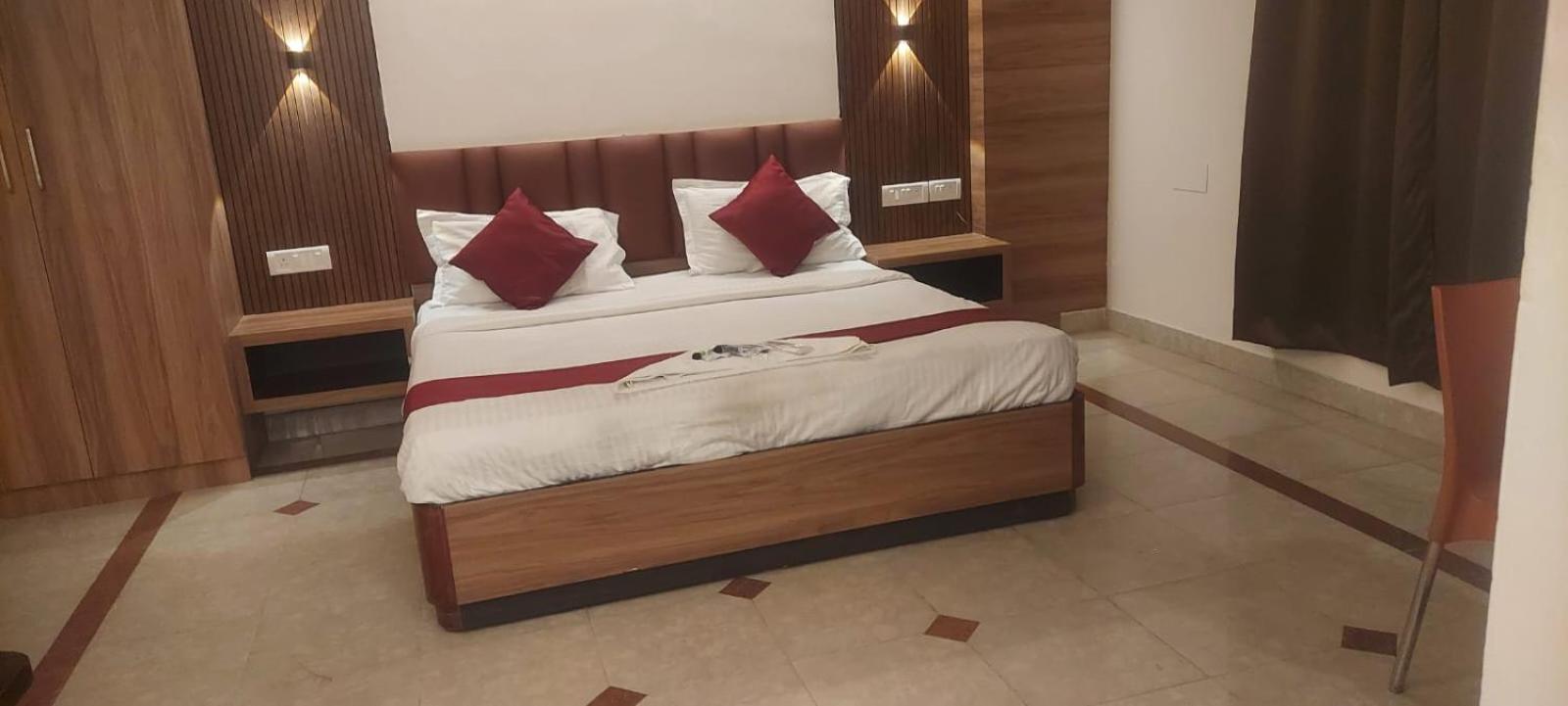 Capital O 69831 Hotel Mount Heera Chennai Luaran gambar
