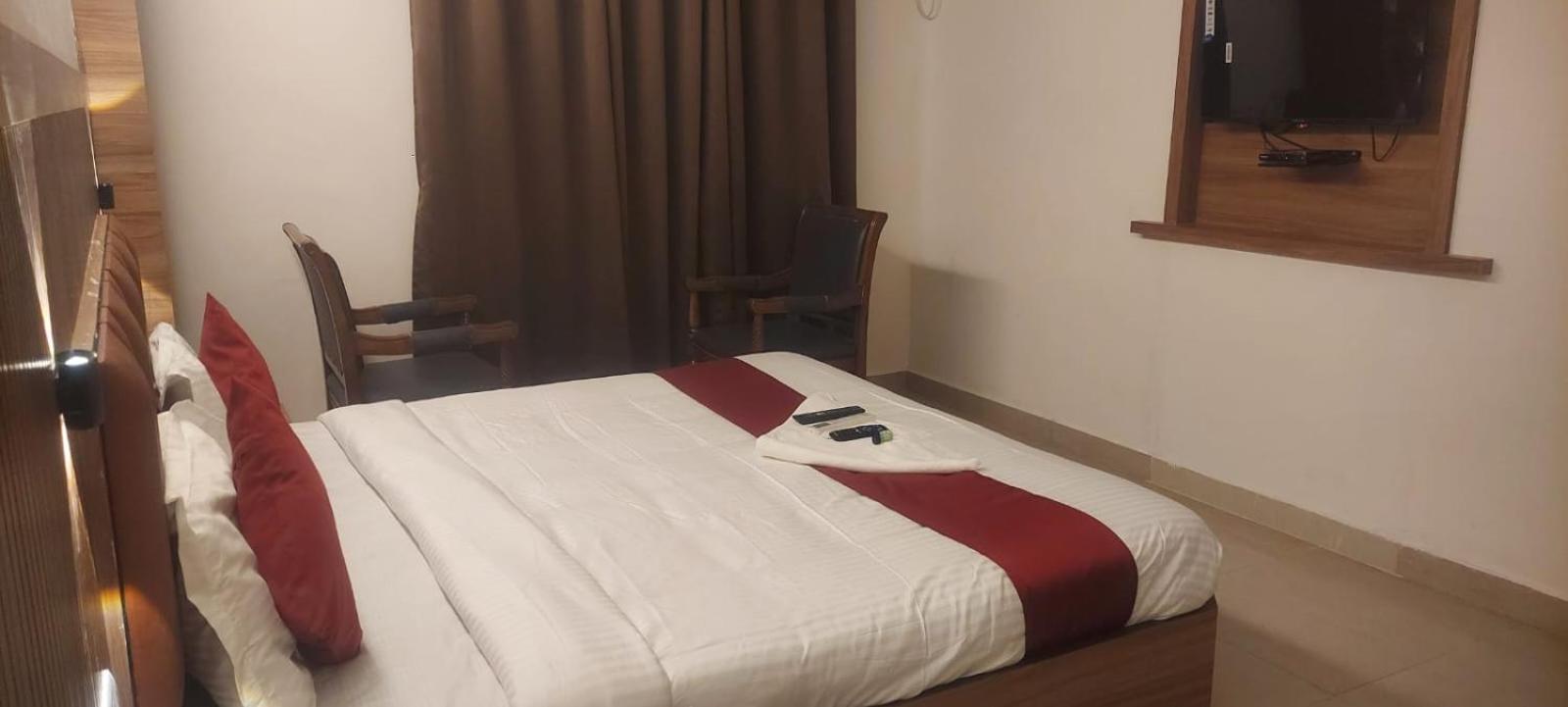 Capital O 69831 Hotel Mount Heera Chennai Luaran gambar