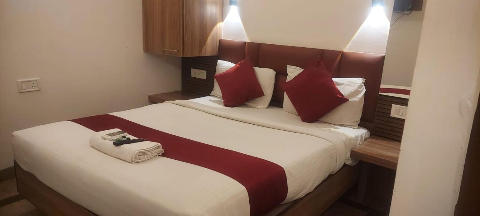 Capital O 69831 Hotel Mount Heera Chennai Luaran gambar
