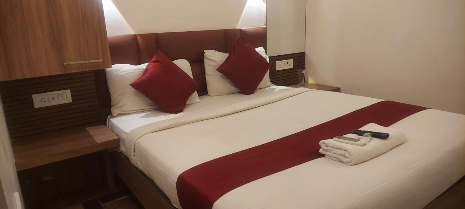 Capital O 69831 Hotel Mount Heera Chennai Luaran gambar