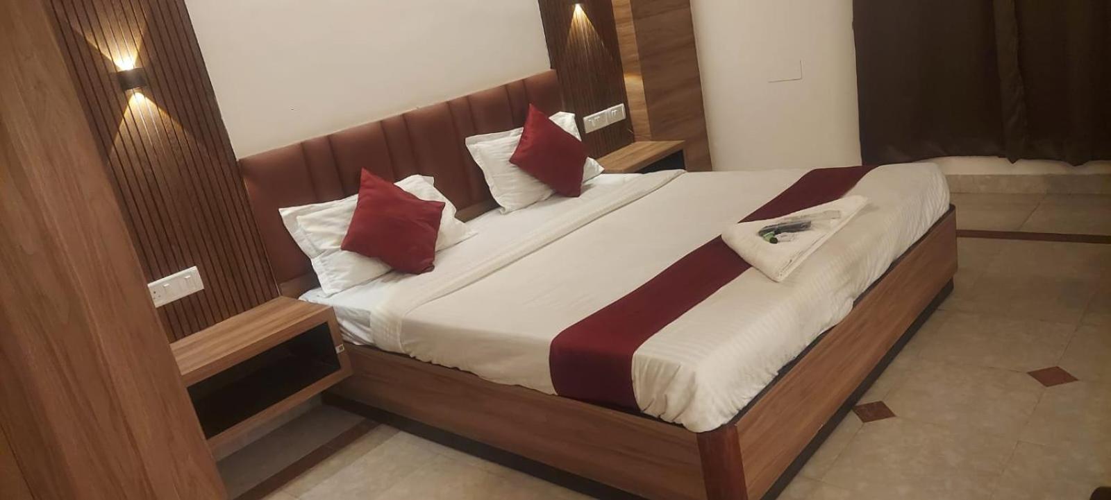 Capital O 69831 Hotel Mount Heera Chennai Luaran gambar